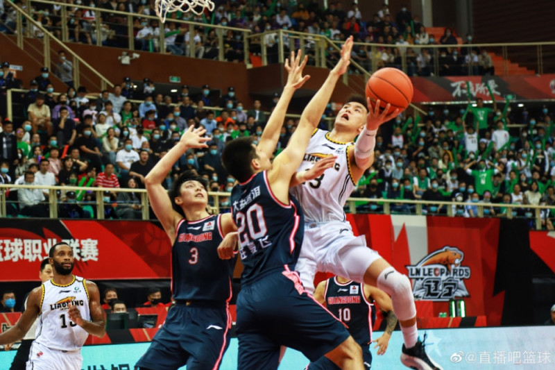 关于那不勒斯横扫马赛，乔瓦尼·雷纳一己之力扛起全队的信息