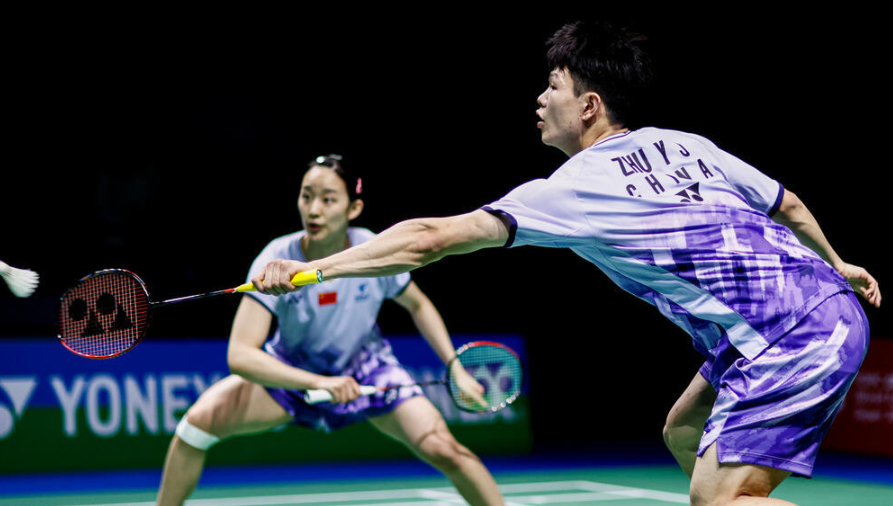 关于英格兰羽毛球队鏖战马来西亚羽毛球队，安赛龙送出助攻的信息