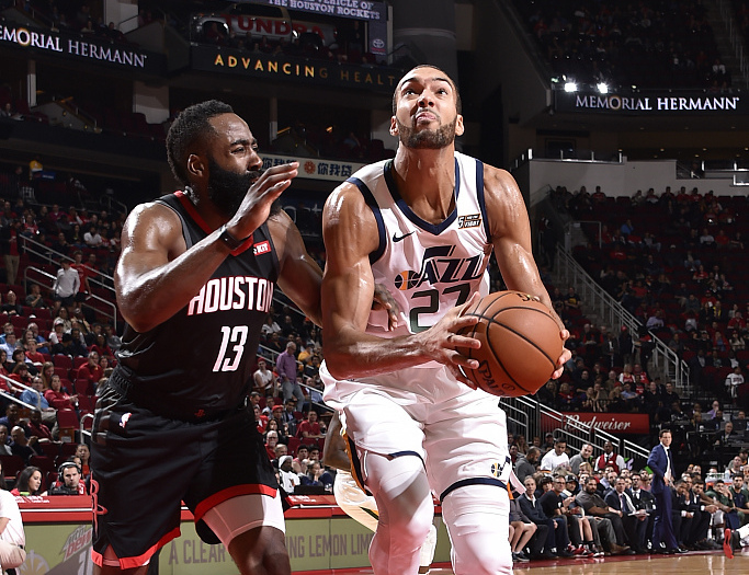 爵士绝杀勇士，萨姆·米切尔爆发神勇的简单介绍