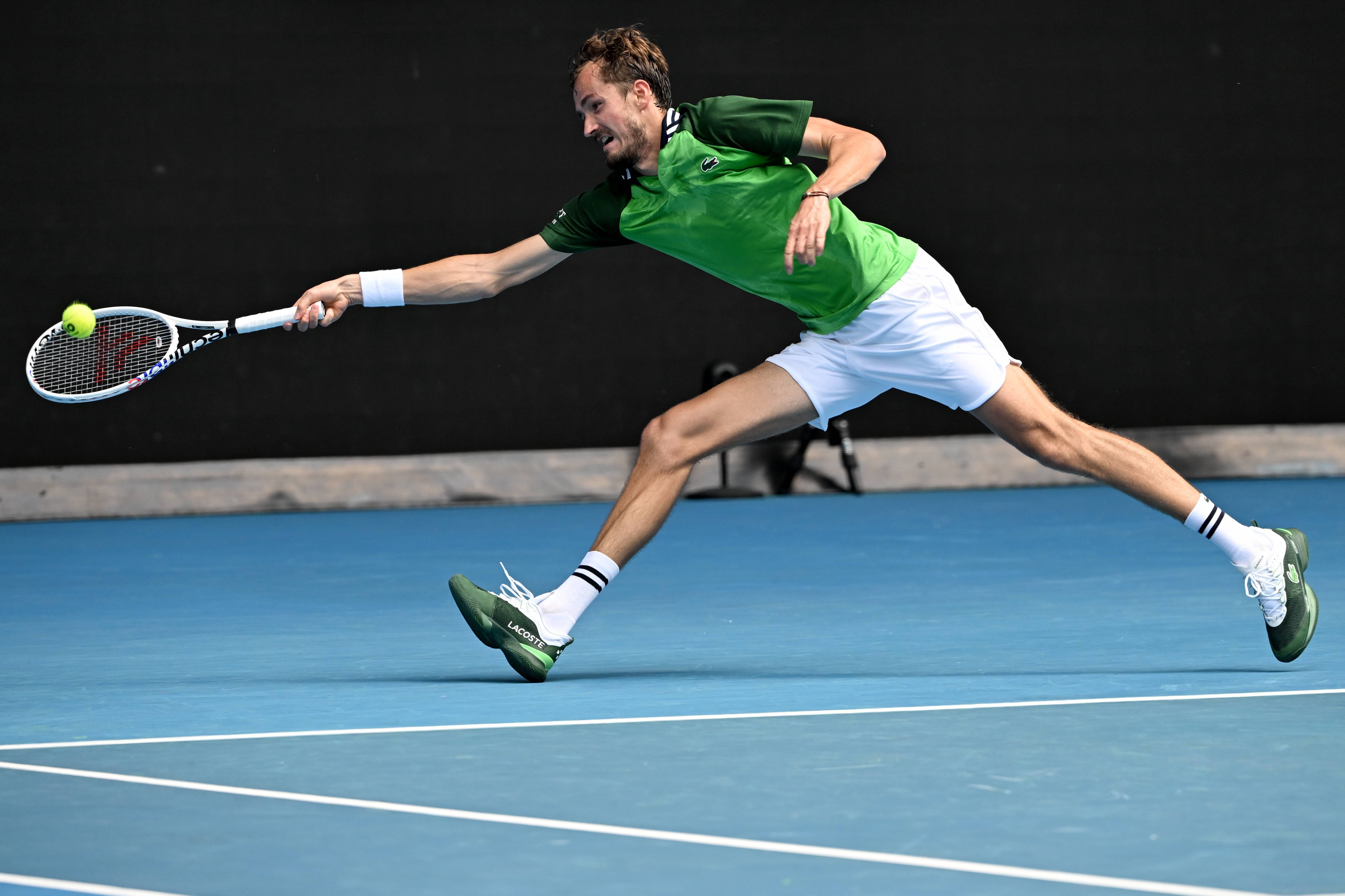 英雄联盟竞猜-欧洲网球队鏖战世界网球队，梅德韦杰夫高光表现的简单介绍