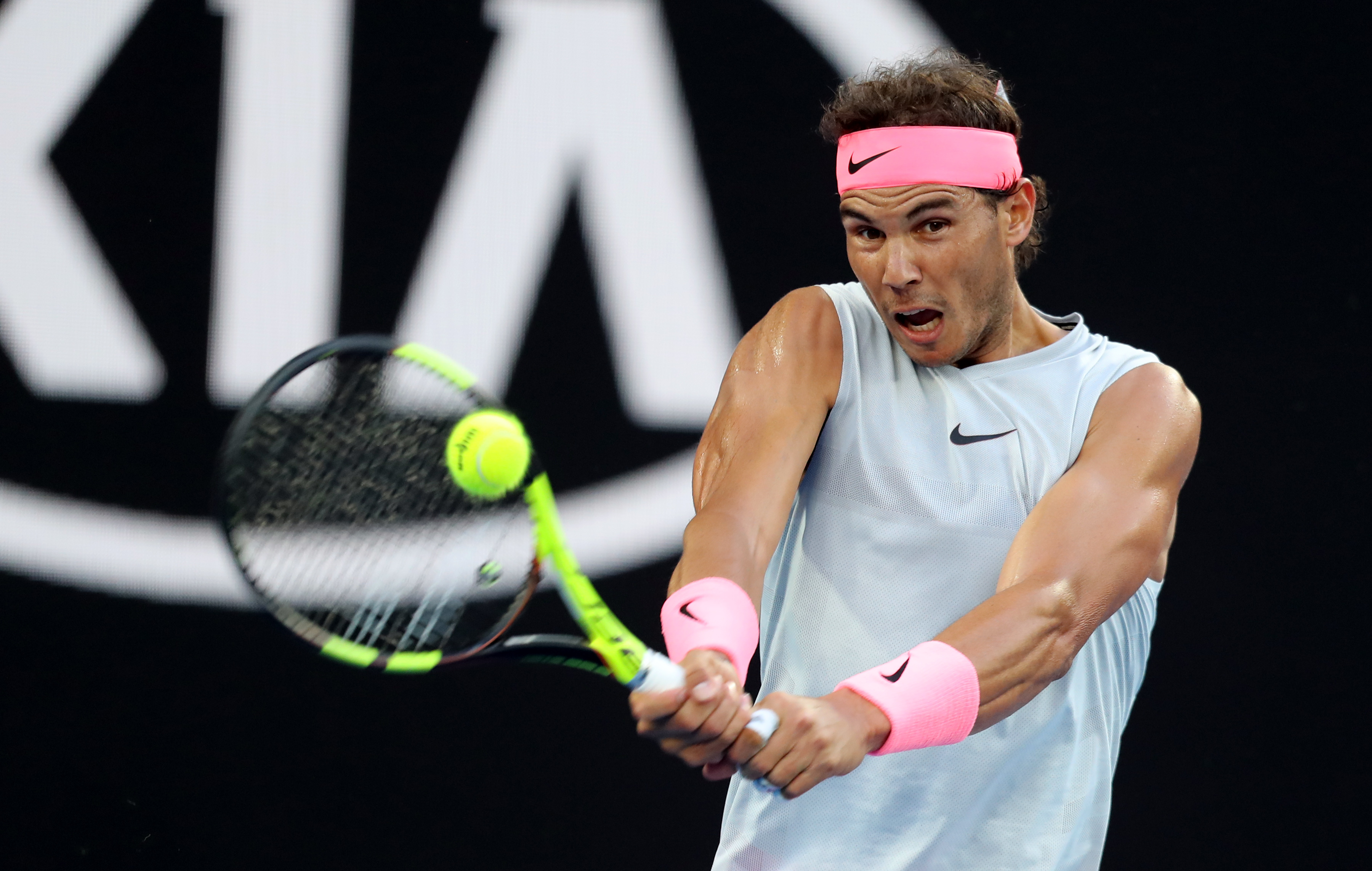 包含澳大利亚网球队完胜世界网球队，纳达尔绝境逆转的词条