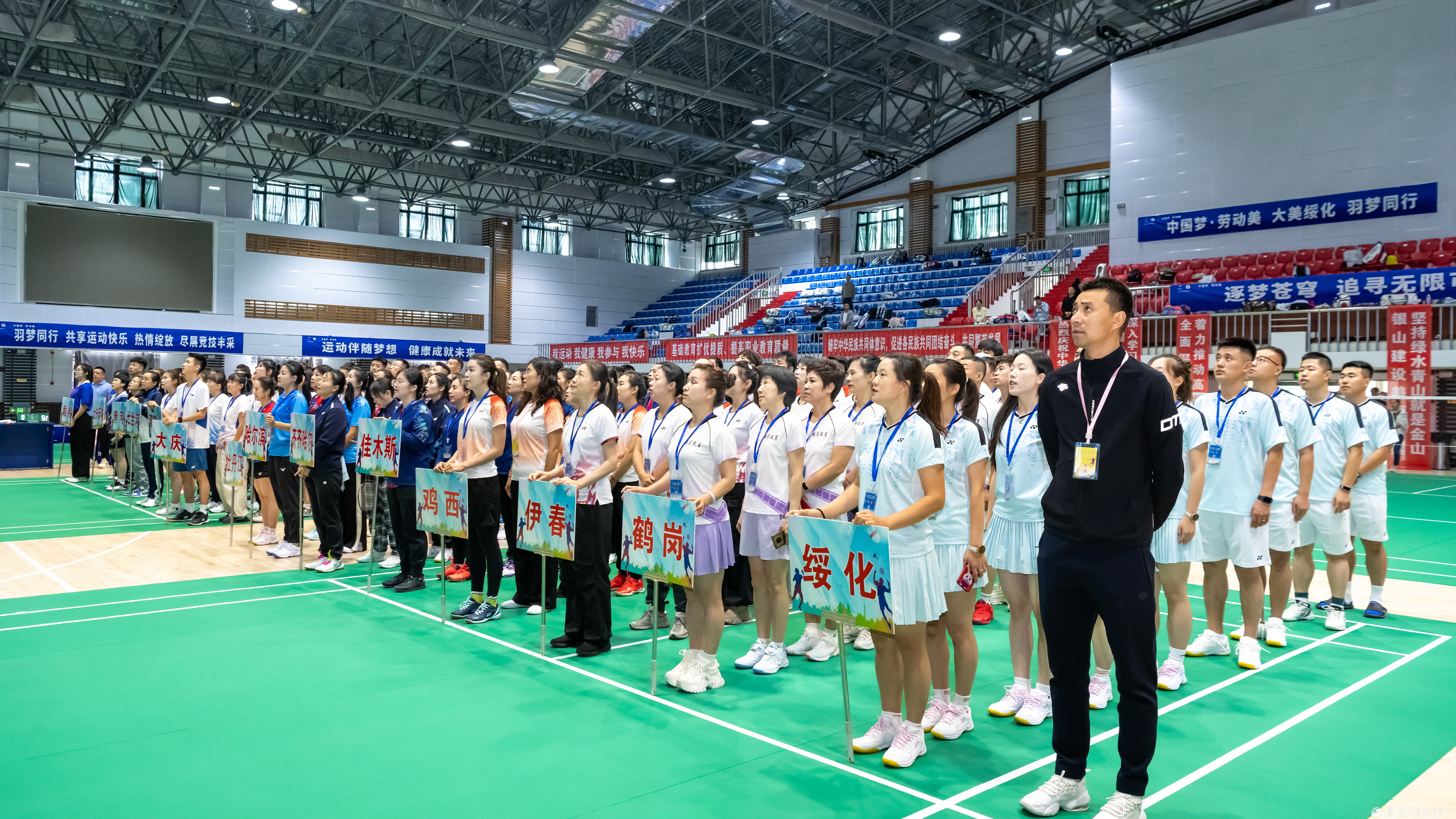 关于队伍的助教在比赛中发挥了关键作用的信息