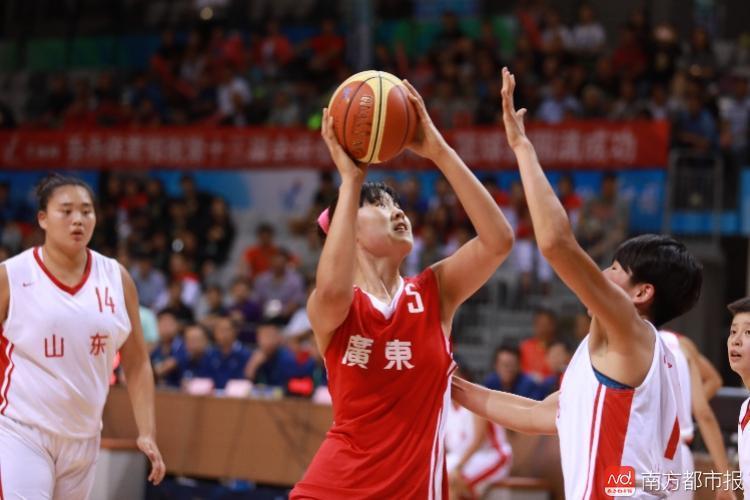 LOL直播入口-关于球场较量激烈，幸运之神眷顾谁？的信息