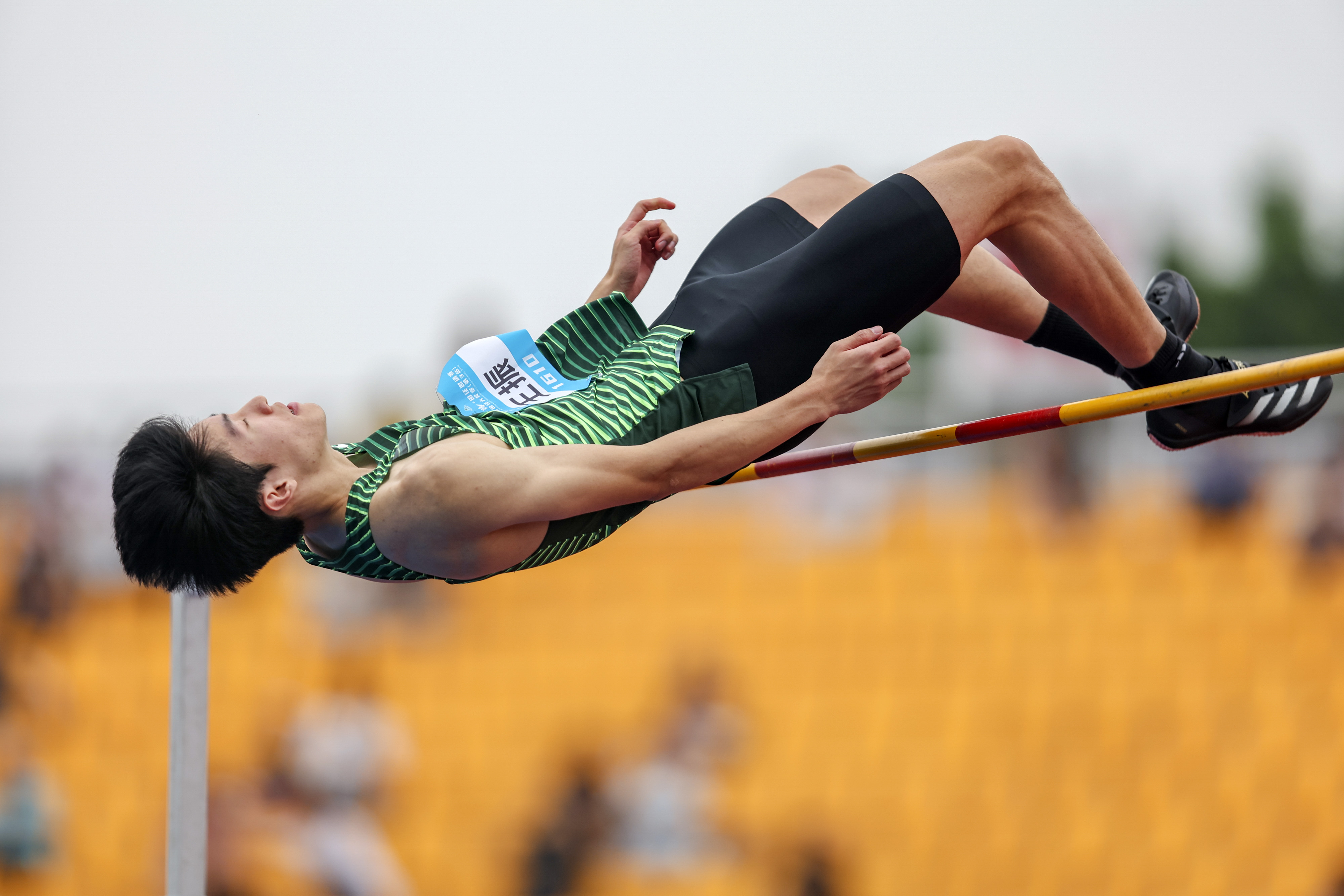 田径比赛场上大放异彩，刷新纪录不断的简单介绍