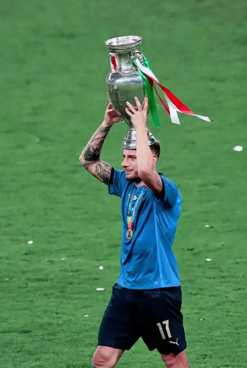 关于英格兰队惨遭意大利击败，表现不佳的信息