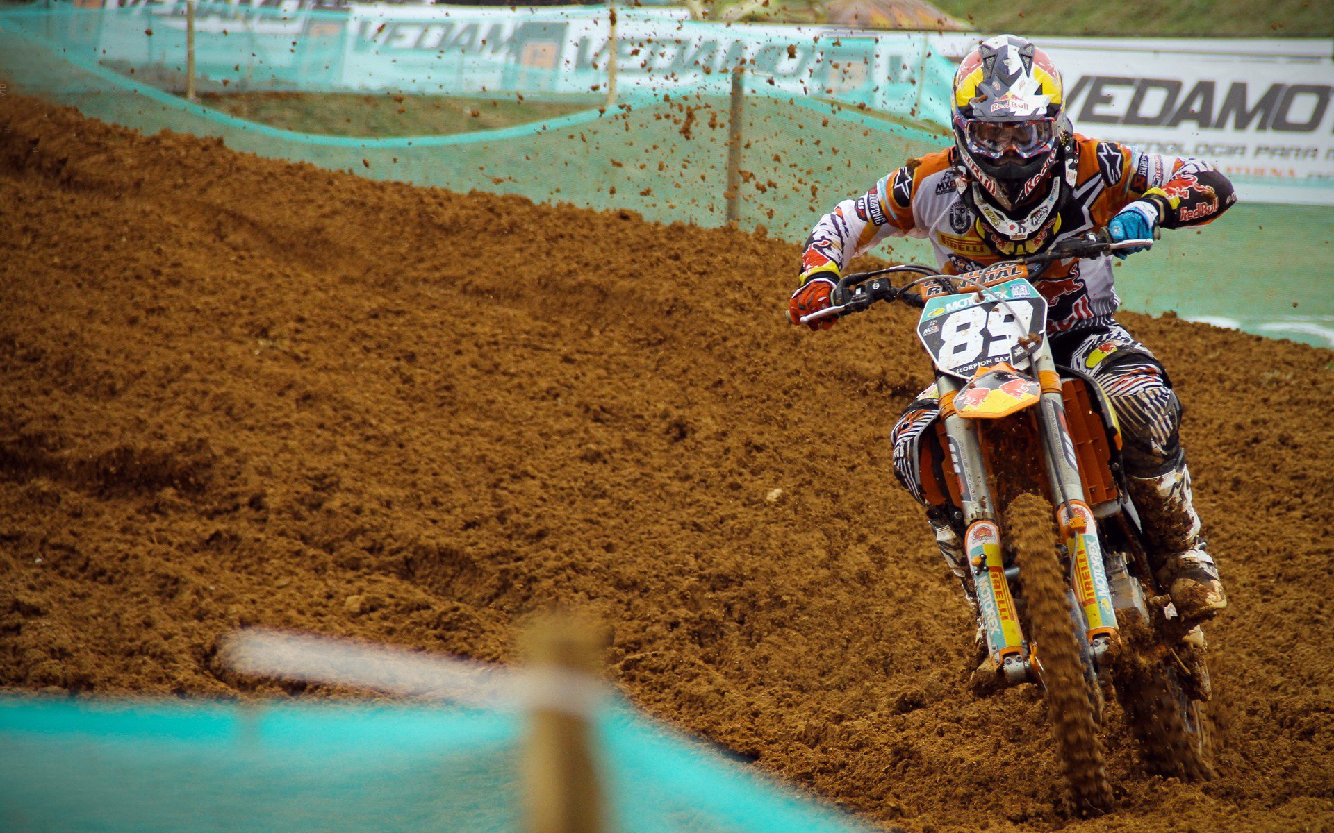 赛道上的逆袭,索伯车队力克阿斯顿马丁,维斯塔潘状态火热再创纪录